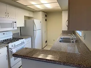 1427 S Saltair Ave #301 — Photo 10