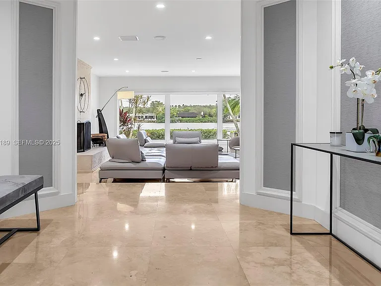 415 Rovino Ave — Photo 26