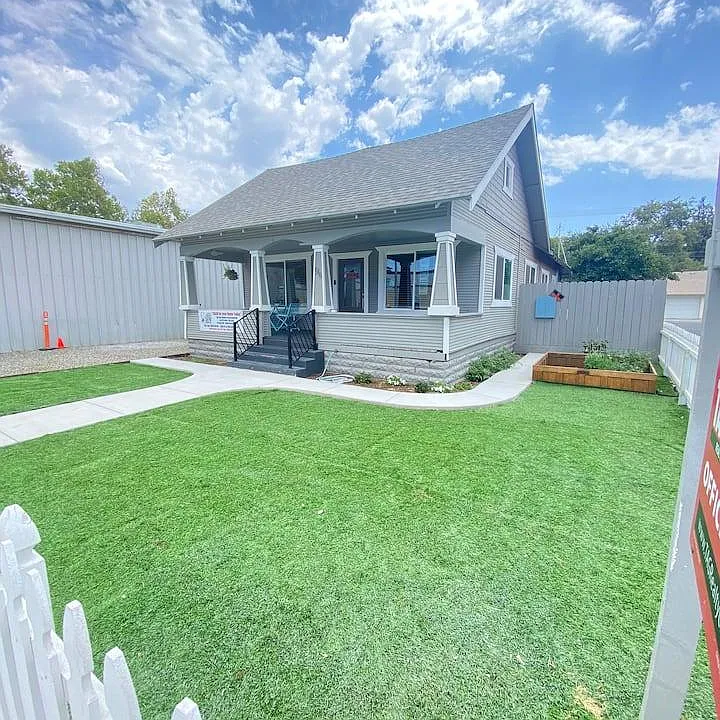 516 E Main St
