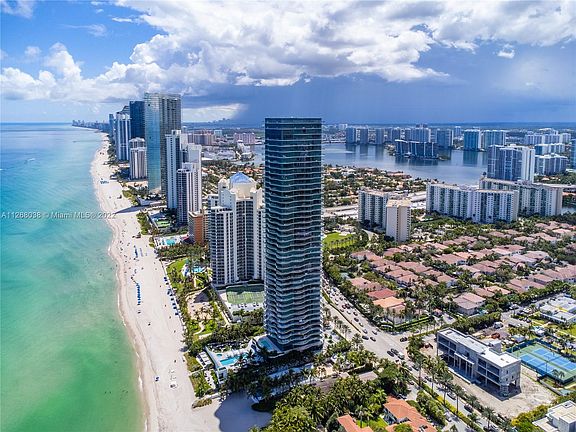 4th image of 19575 Collins Ave Unit 28