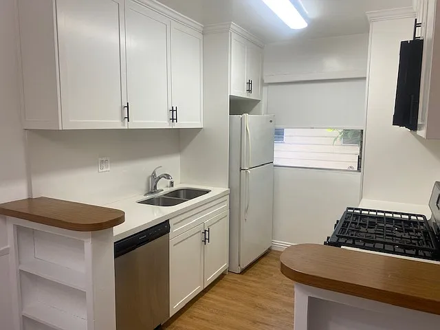 KITCHEN - PHOTO 1