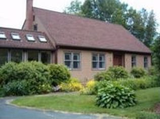 818 Bay Rd, Amherst, MA 01002