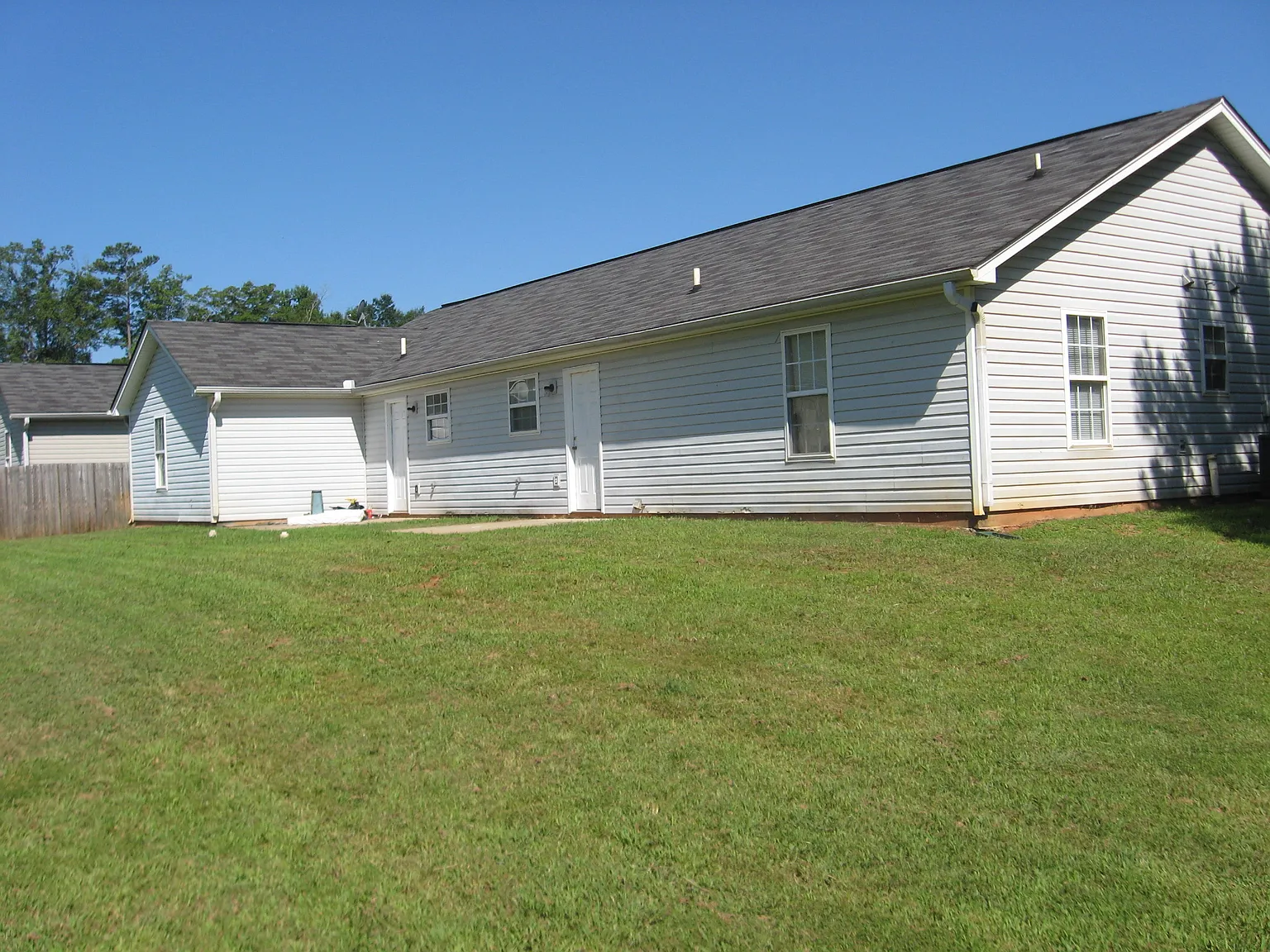 2 bed, 1115 sqft, $1,200 — Photo 2