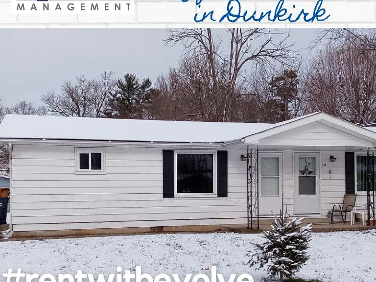 206 E Moore Ave — Photo 1