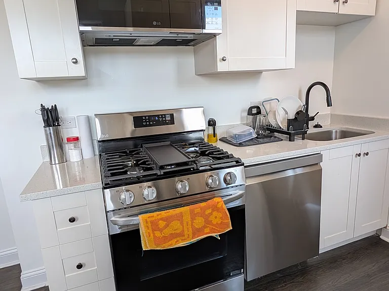 4529 N Greenview Ave #3 — Photo 13