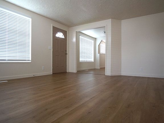 3rd image of 416 E 8260 S