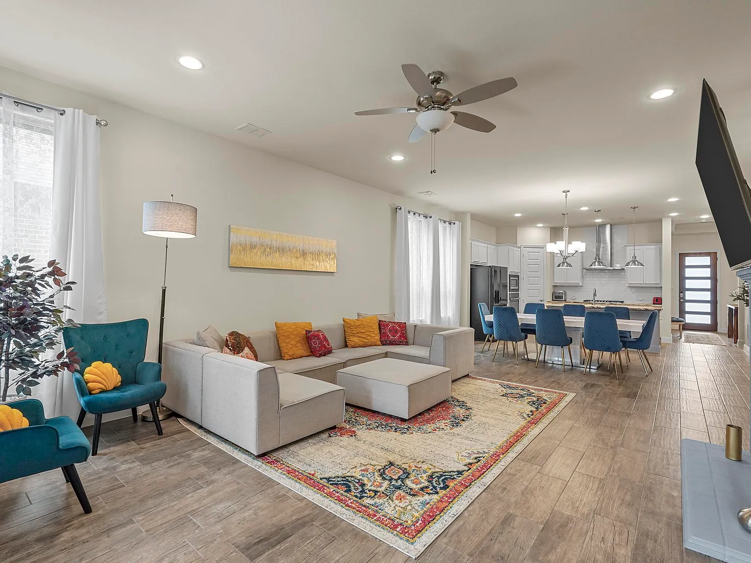 4 bed, 2364 sqft, $2,450 — Photo 4