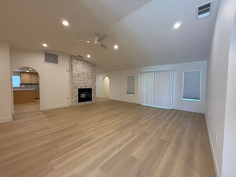 46301 Roadrunner Ln — Photo 31