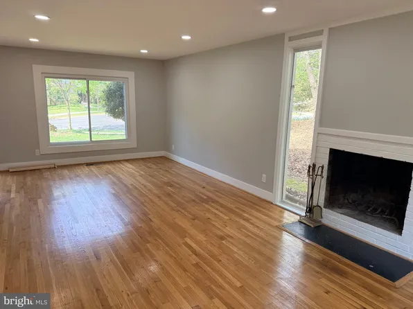 3 Don Mills Ct, Rockville, MD 20850