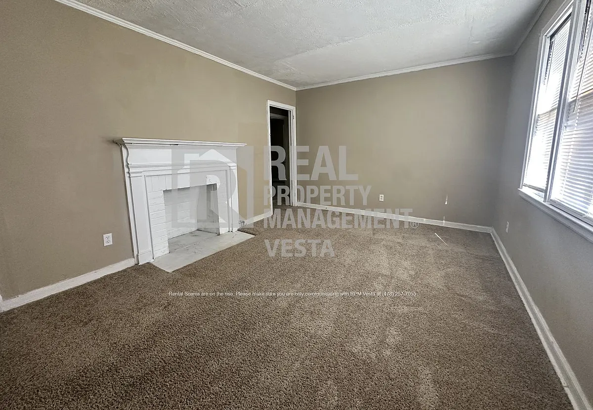 Building Photo - 3346 Shaw Dr