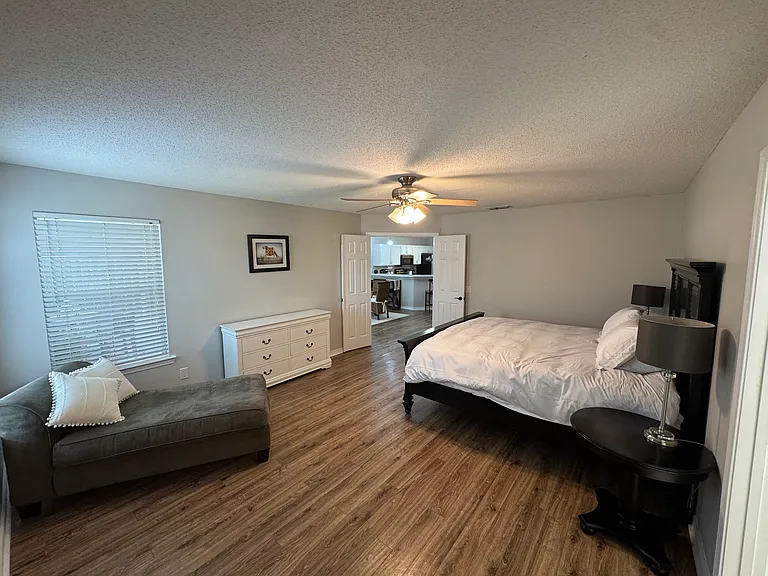2025 Reserve Blvd — Photo 12