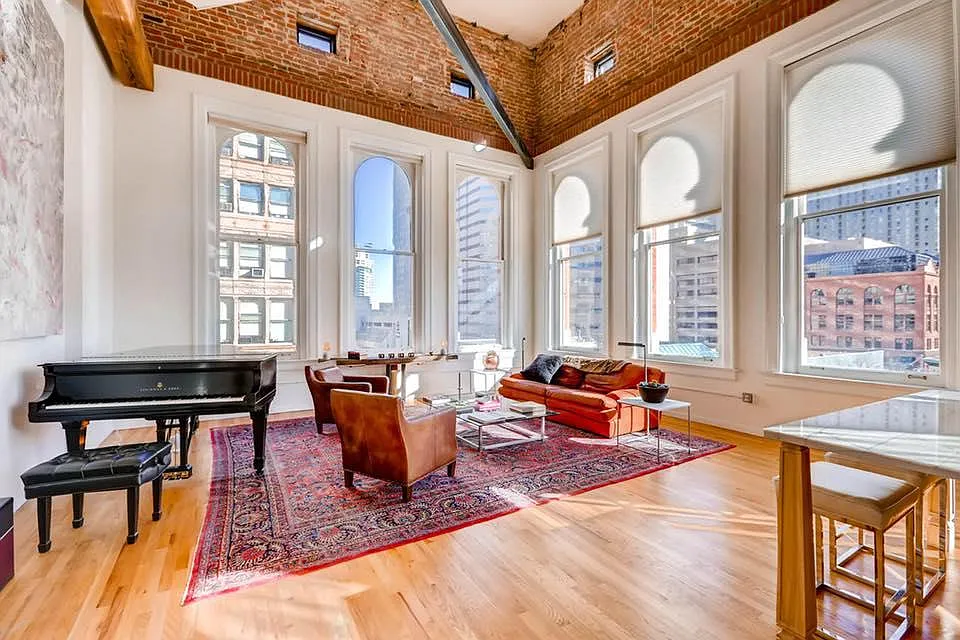 2 bed, 2200 sqft, $7,500 — Photo 1