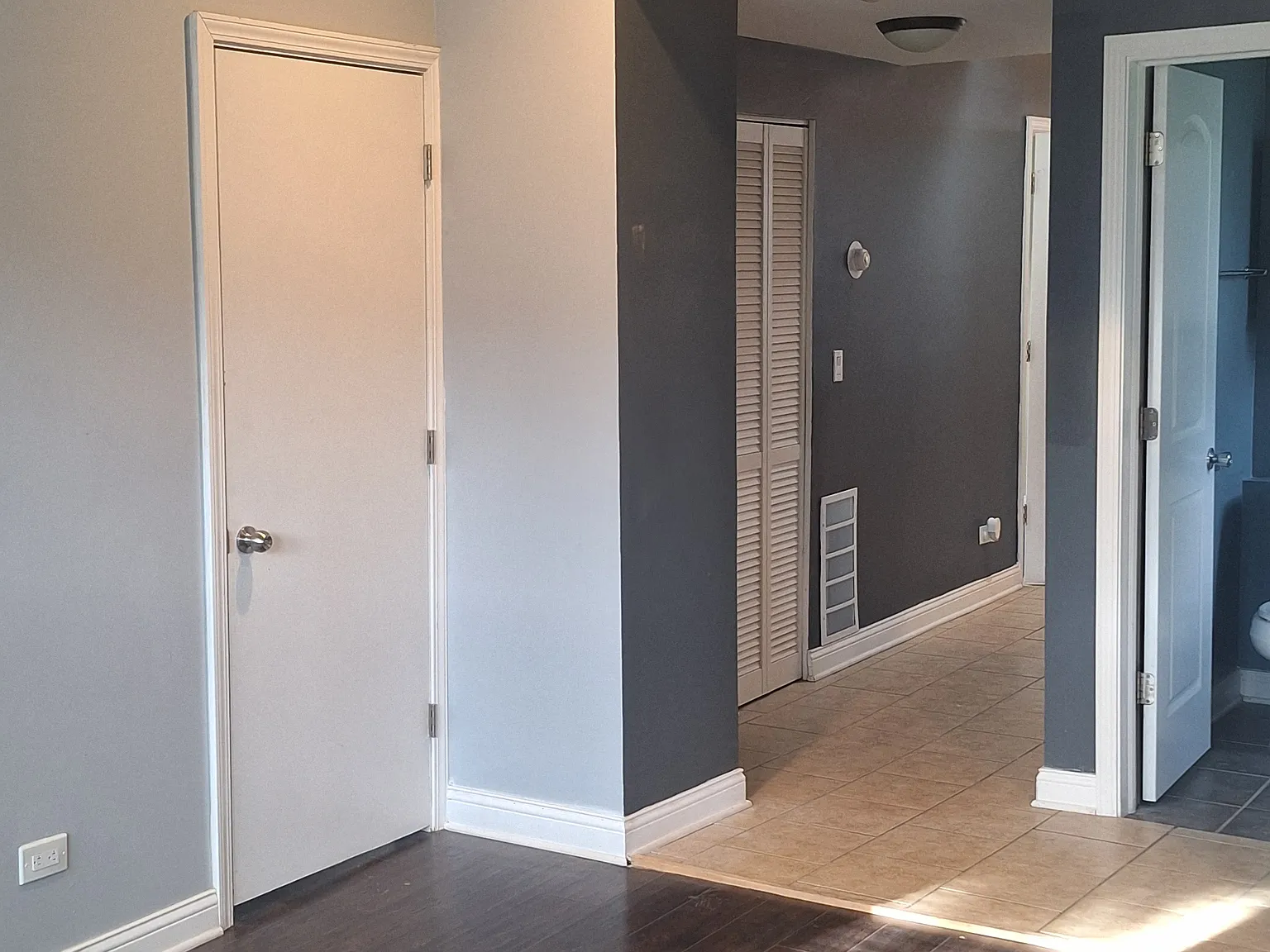 5125 S Elizabeth St — Photo 3
