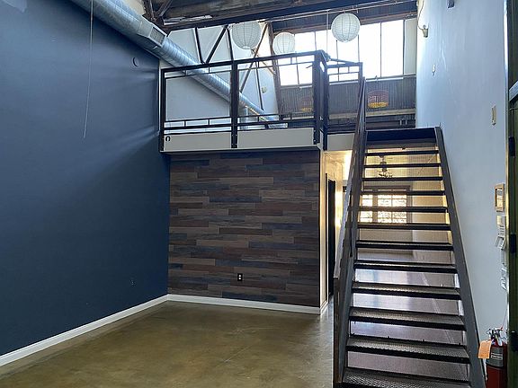 3rd image of 532 W 1st St Unit 205