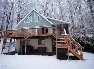 9 Ridgeview Dr, Lake Ariel, PA 18436