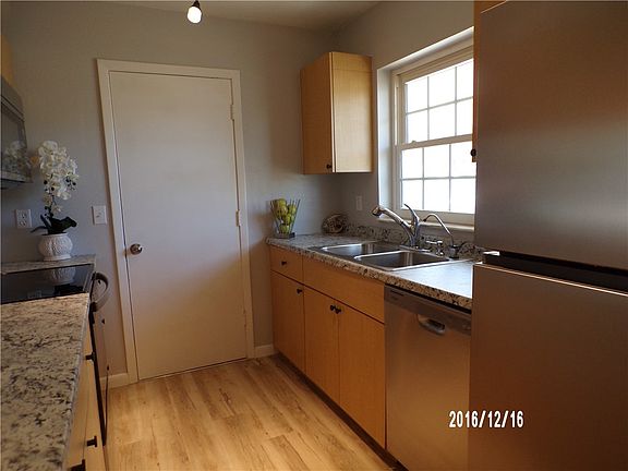 5th image of 2265 14th Ave SW