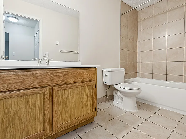 Clinton Manor Apartments — Photo 5