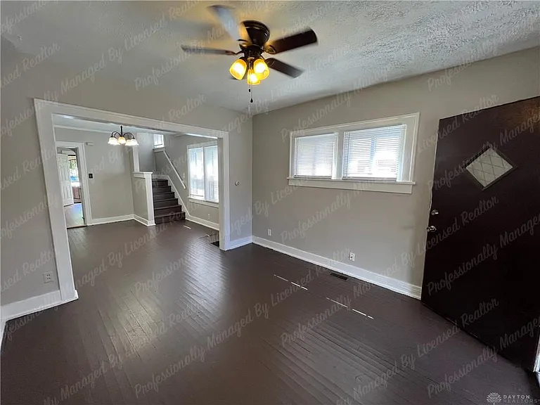 614 S Smithville Rd — Photo 3