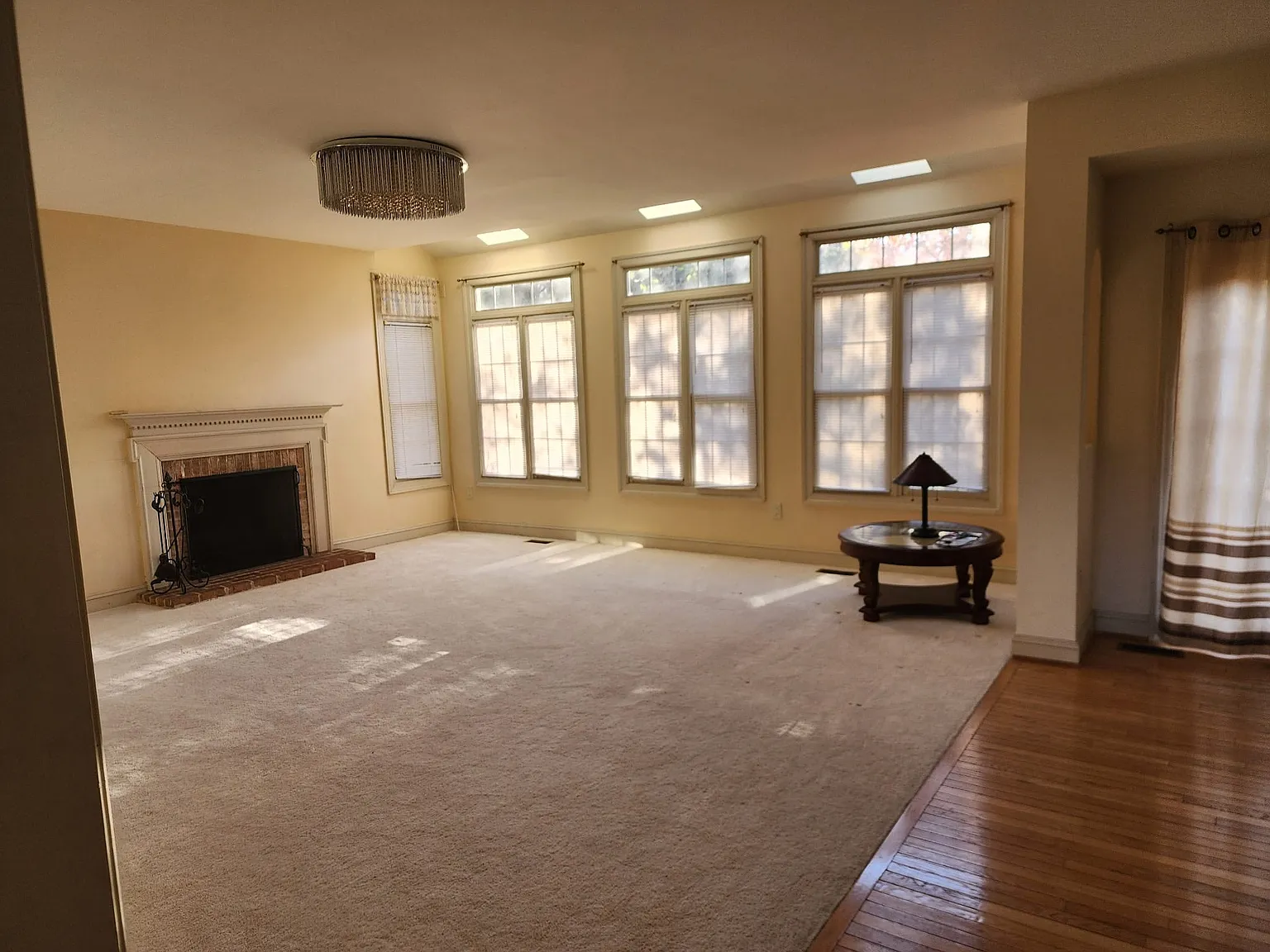 4 bed, 2.5 bath, 2739 sqft, $3,800 — Photo 1