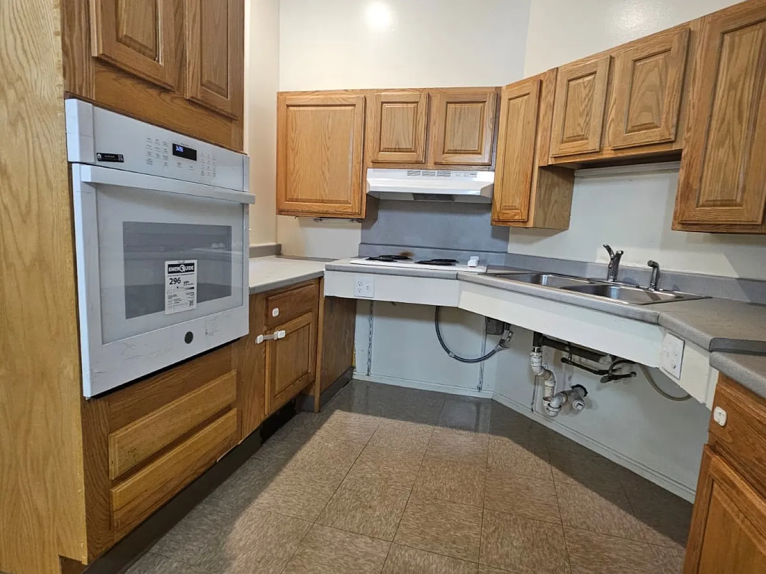 2 bed, 600 sqft, $2,400 — Photo 4