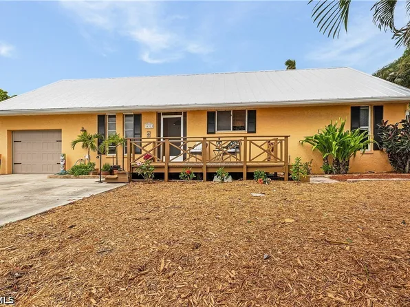 16353 Buccaneer St, Bokeelia, FL 33922