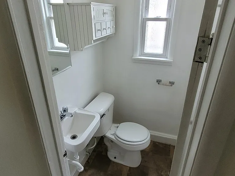 311 E Roosevelt Ave — Photo 4