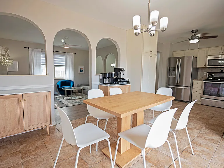 413 SE Lana Ct — Photo 10