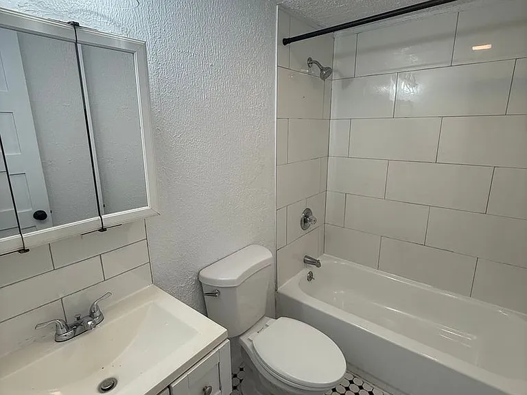 51 Lander St. — Photo 6