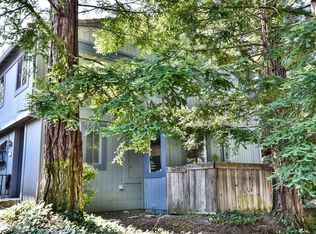 2 Aronia Ln, Novato, CA 94945