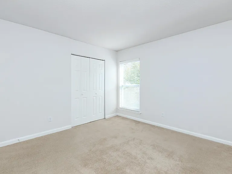 Chase Cove Apartments — Photo 104