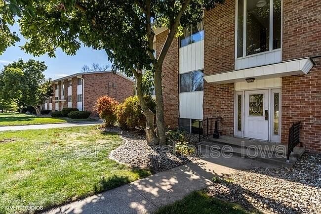 1st image of 6 Parkway Dr #6