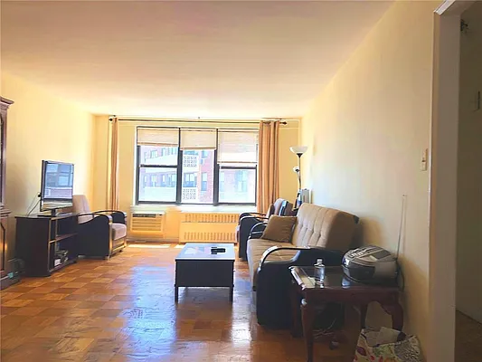 Sold by Azbel Real Estate, Inc. | media 22