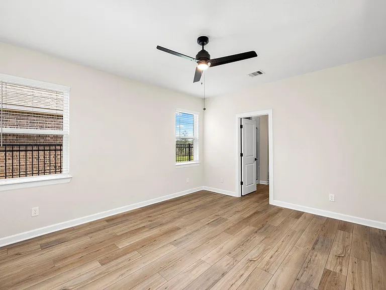 6015 Diamond Leaf Ct — Photo 8