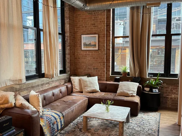 215 N Aberdeen St Unit 304B, Chicago, IL 60607