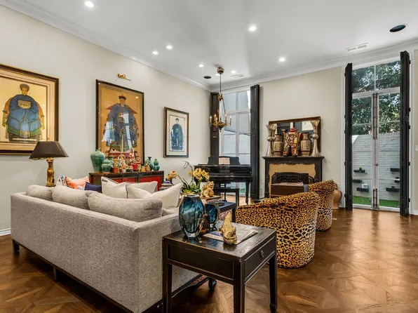 3802 S Versailles Ave, Dallas, TX 75209