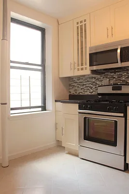 Rented by Bohemia Realty Group | media 33