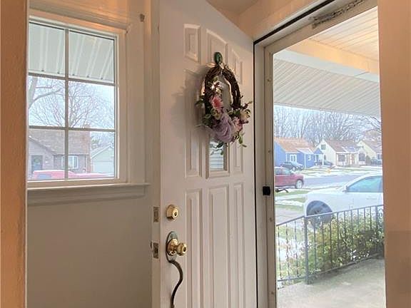 3rd image of 39 Woodridge Ave