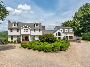 28 Leavenworth Rd, Woodbury, CT 06798