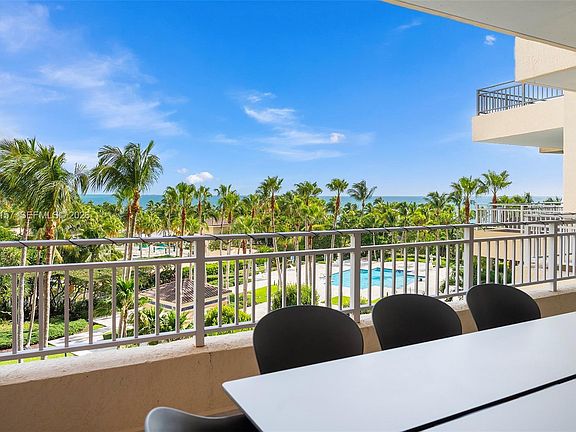 3rd image of 799 Crandon Blvd APT 605