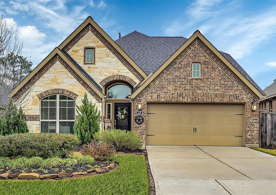 1st image of 126 Pine Crest Cir