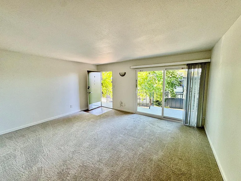 430 Alameda Del Prado #430N — Photo 6