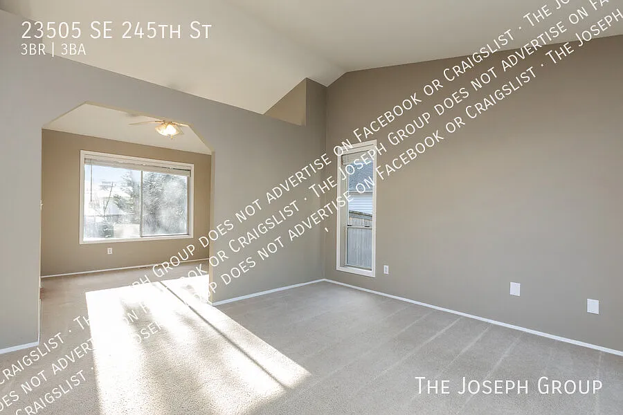 Serene 3-Bedroom Home in Belmont Woods — Photo 2
