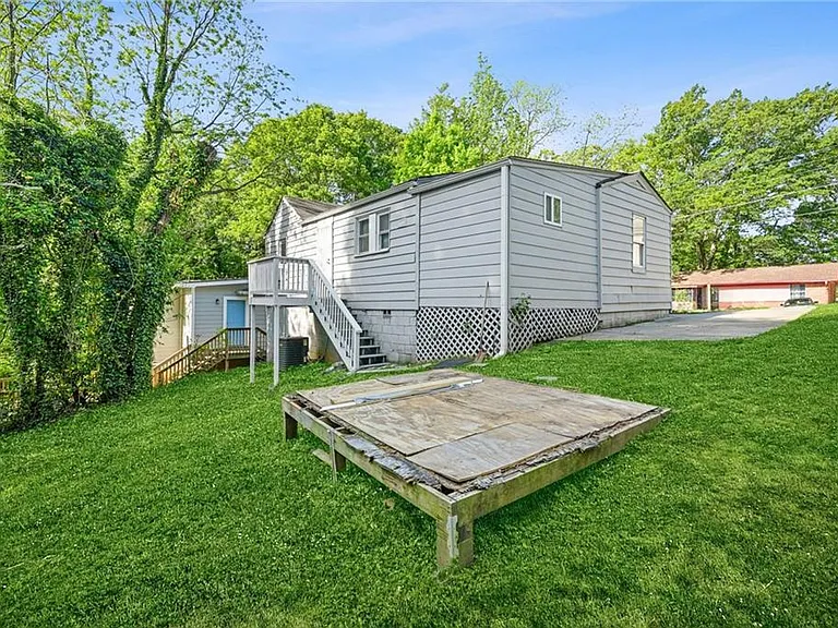 360 Betsy Ave SW — Photo 34