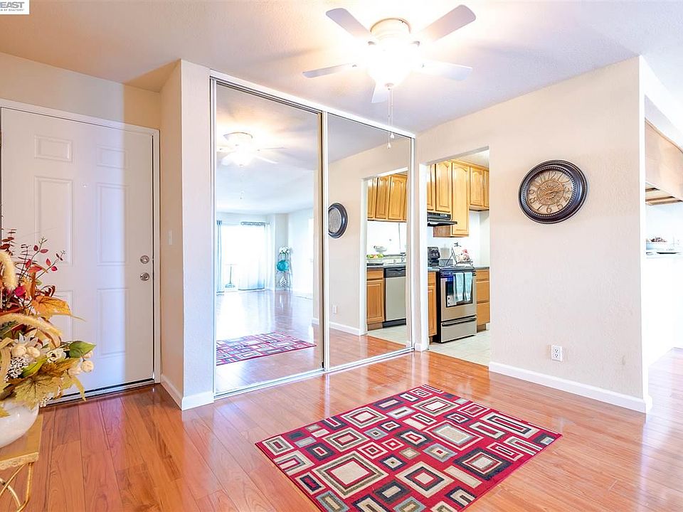 1st image of 260 Industrial Pkwy APT 11