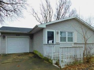 948 N Hill Ave, Decatur, IL 62522