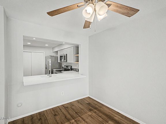 5th image of 1326 E SUSAN Lane