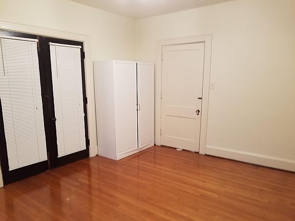 4th image of 416 E High St #416