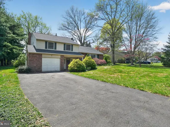 143 Merry Dell Dr, Churchville, PA 18966