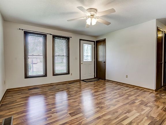 3rd image of 7518 Valley Meadows Dr
