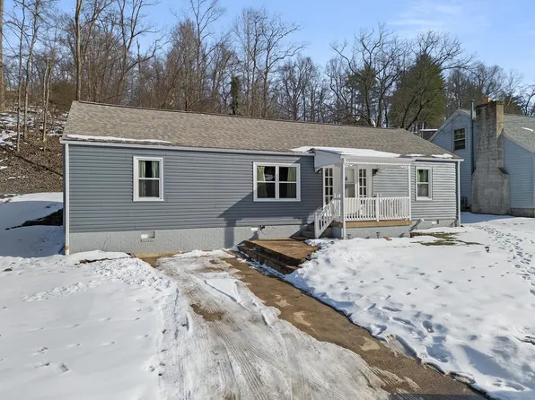 1139 S Jefferson Dr, Huntington, WV 25704